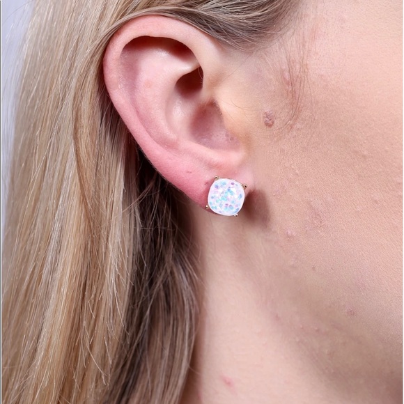 New Glitter cushion cut stud earrings - Picture 2 of 2